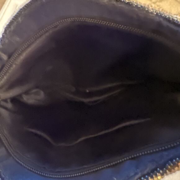 Vintage beaded seashell evening bag with silk rope strap and satin lining. - Picture 3 of 7